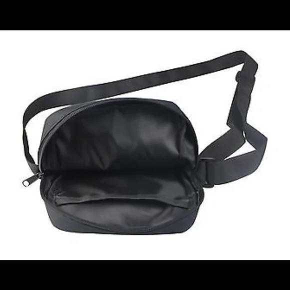 WATER MESSENGER CROSSBODY PURSE - Picture 5 of 7